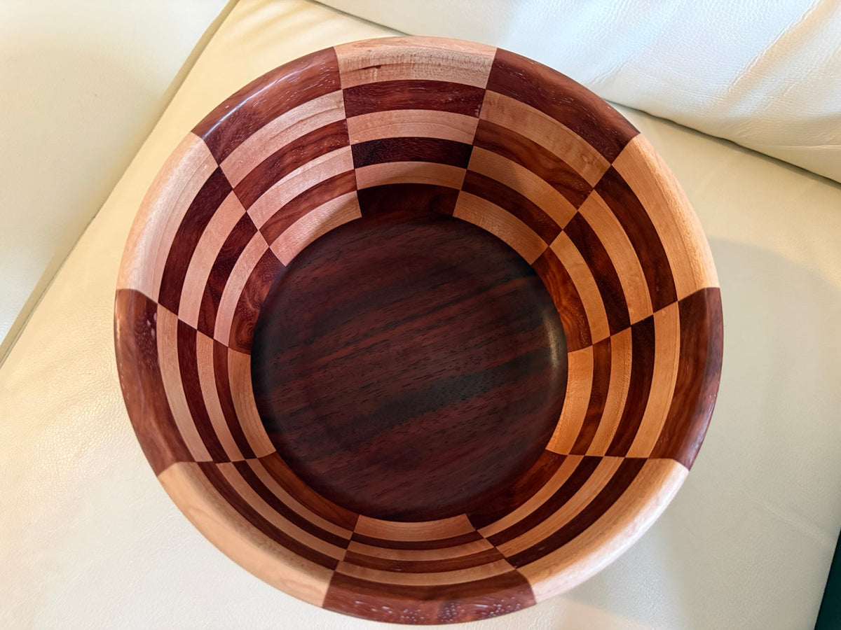 Original photograph showing segmented bowl interior
